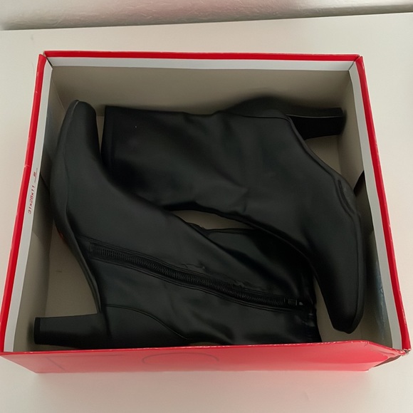 AEROSOLES black boots - Picture 6 of 6